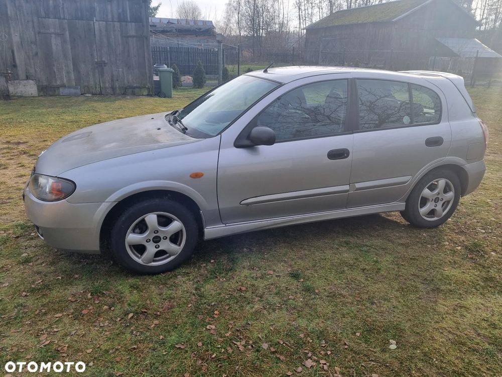 Nissan Almera 1.5 Base - 5