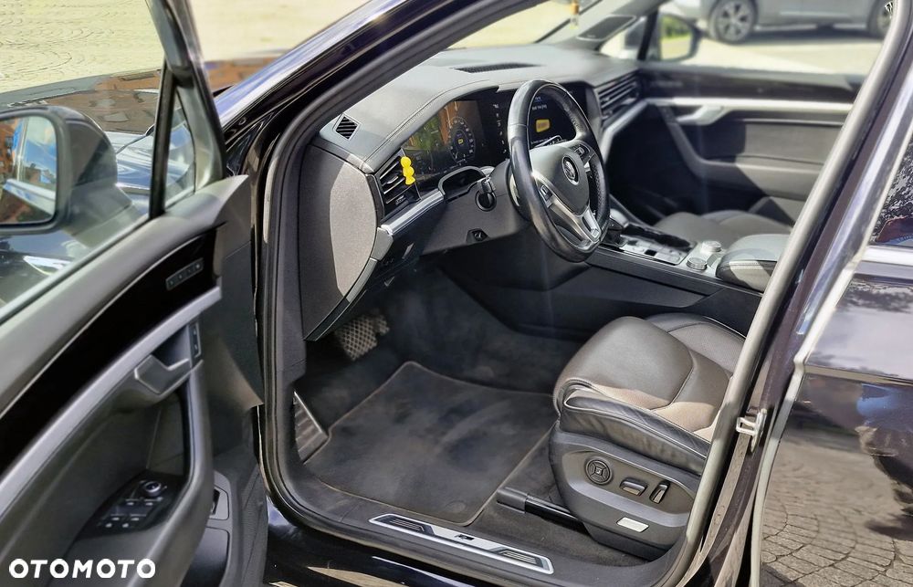 Volkswagen Touareg 3.0 V6 TDI SCR 4Mot R-Line - 9