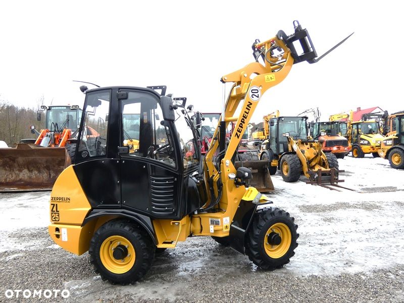 Zeppelin ZL25 ( Atlas AR320 ) 2024r / Powystawowa z Niemiec / Miniładowarka / - 36