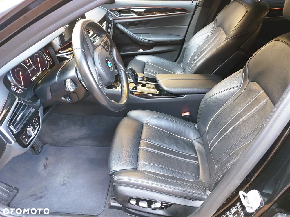 BMW Seria 5 525d Luxury Line sport - 17