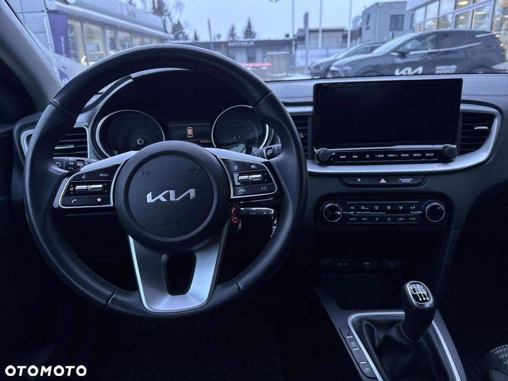 Kia Ceed 1.5 T-GDI M - 13