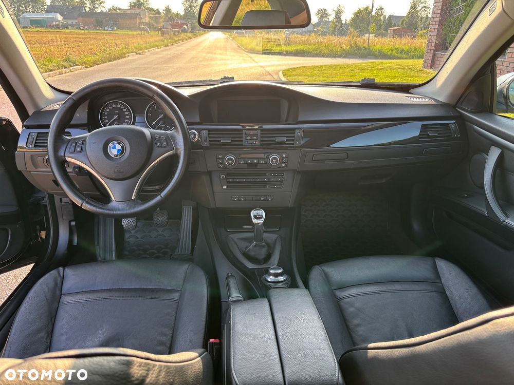 BMW Seria 3 320d Coupe - 6