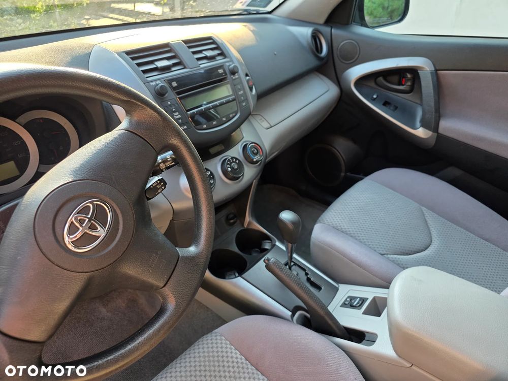 Toyota RAV4 2.4 VVT-i Sport - 9