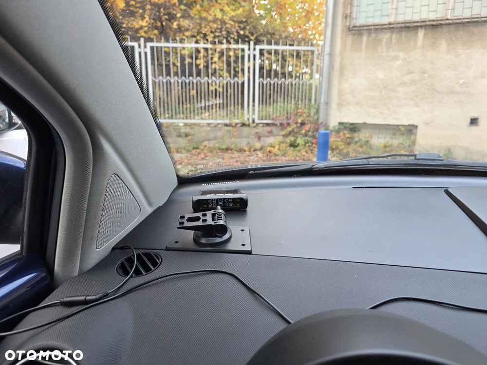 Volkswagen New Beetle - 8