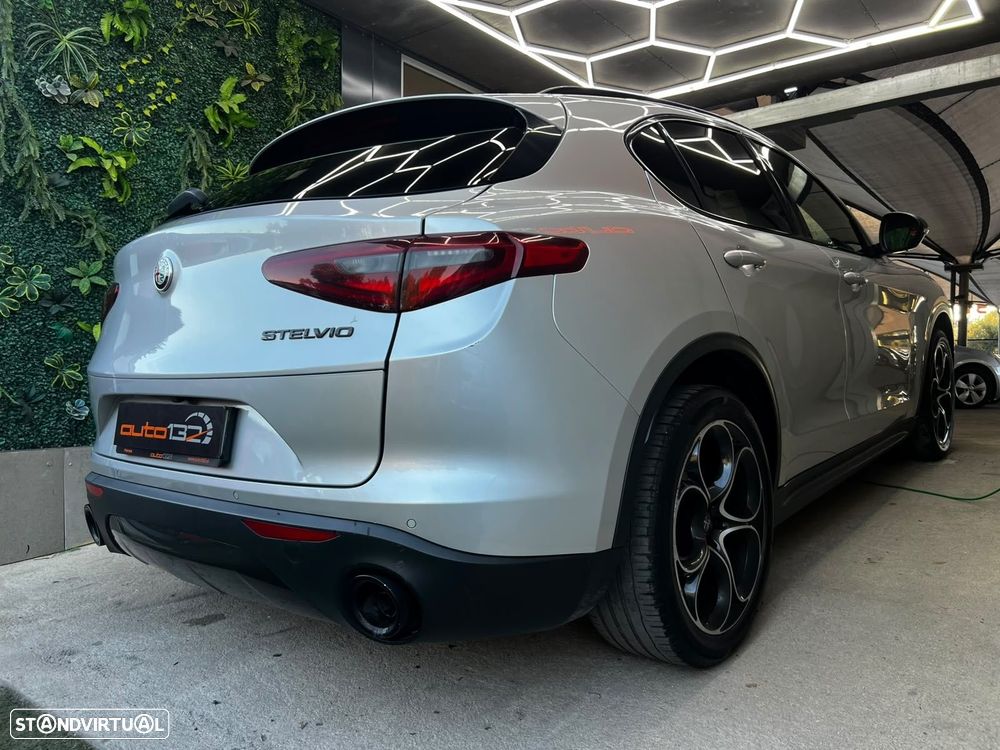 Alfa Romeo Stelvio 2.2 D TI AT8 - 10
