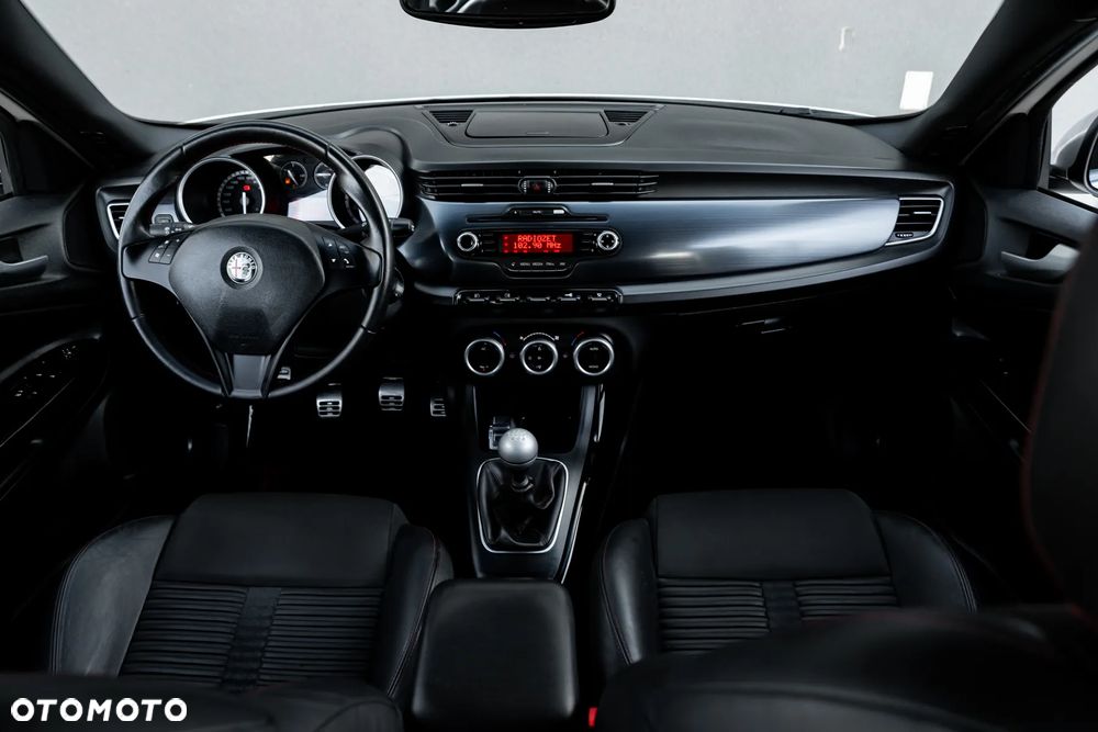 Alfa Romeo Giulietta 1750 TBi Quadrifoglio Verde - 23