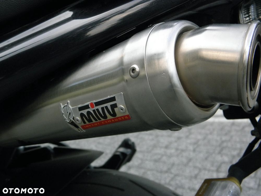 Suzuki GSR - 10