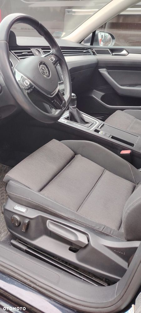 Volkswagen Passat 1.8 TSI BMT Comfortline - 12