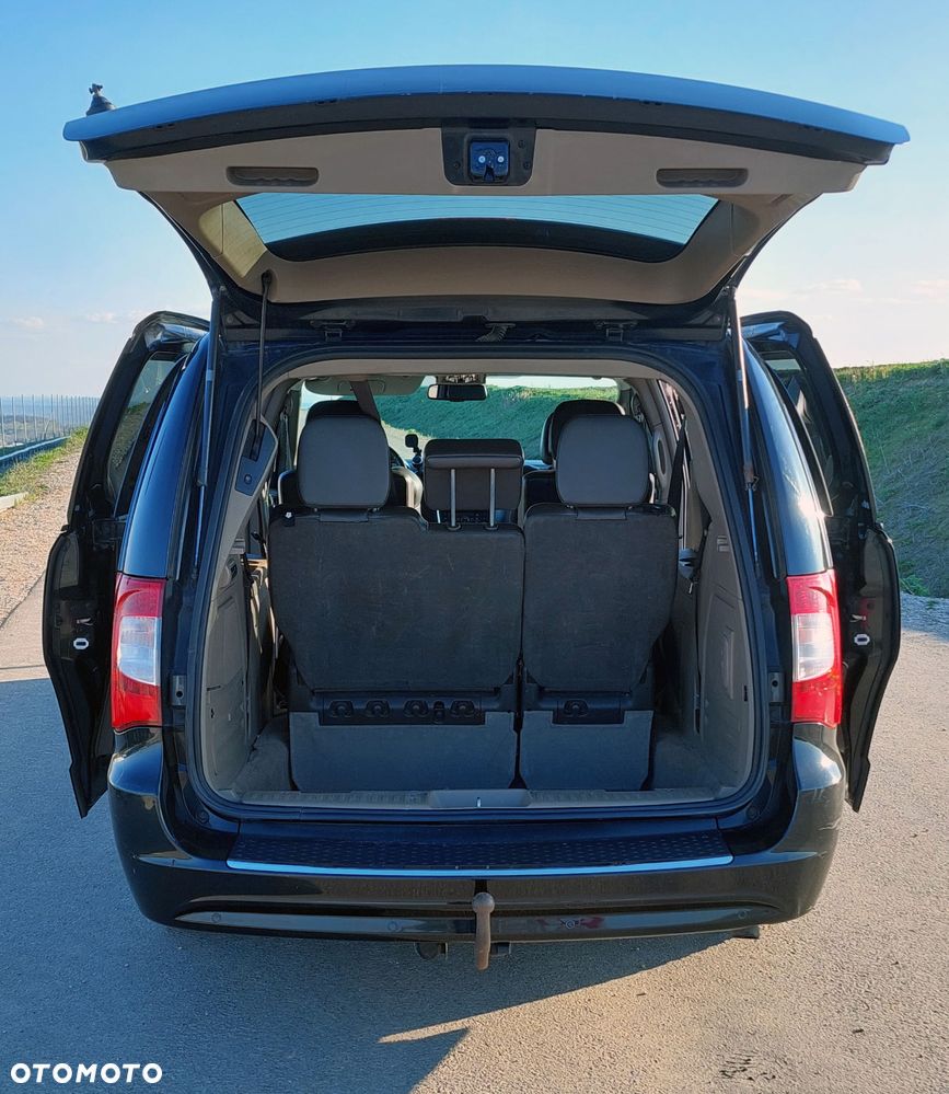 Lancia Voyager 3.6 Platinum - 29