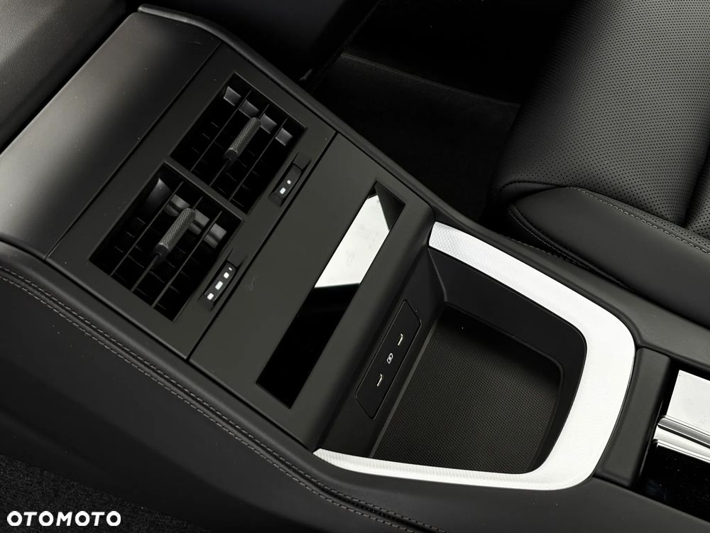 Porsche Panamera - 32