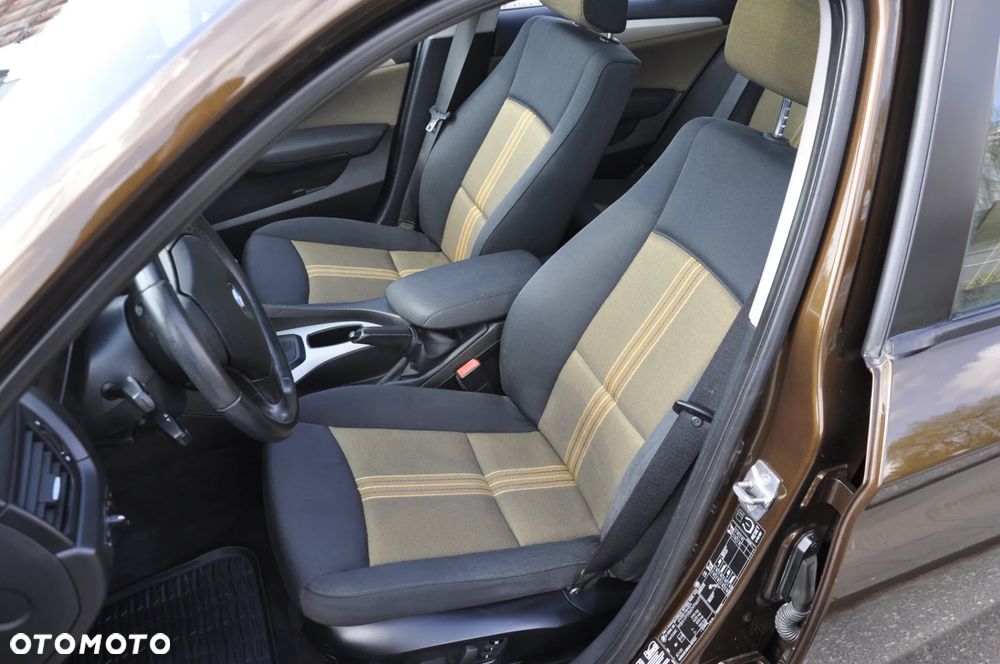 BMW X1 xDrive20d - 10