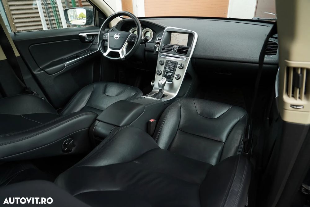 Volvo XC 60 D5 AWD Geartronic Summum - 12