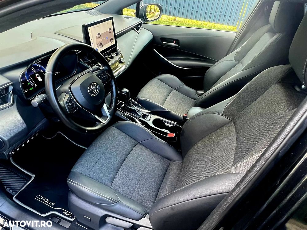 Toyota Corolla 1.8 Hybrid Touring Sports Black&White - 7