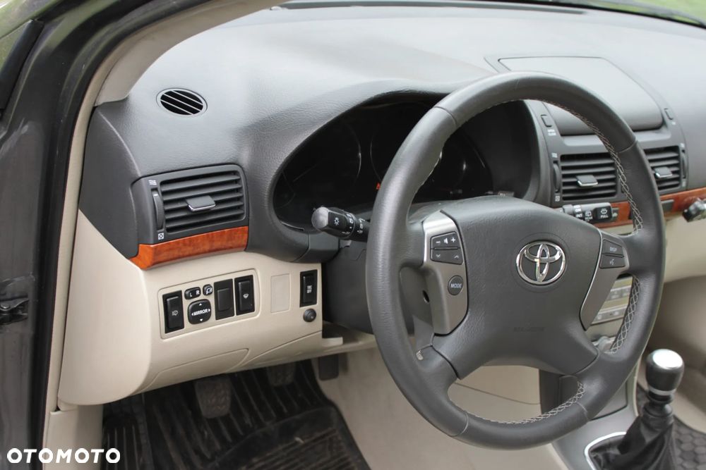 Toyota Avensis 2.2 D-CAT Executive - 15