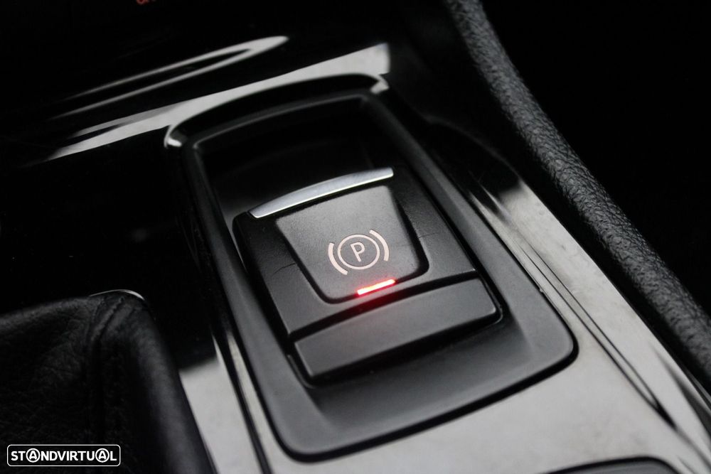 BMW 216 Active Tourer d Advantage - 23