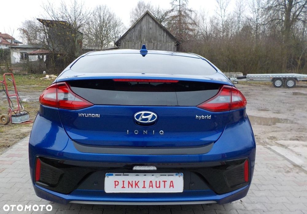 Hyundai IONIQ - 13
