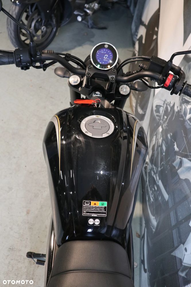 Yamaha XSR - 12