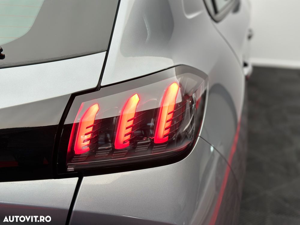 Peugeot 208 1.2 L PureTech STT EAT8 Allure - 38