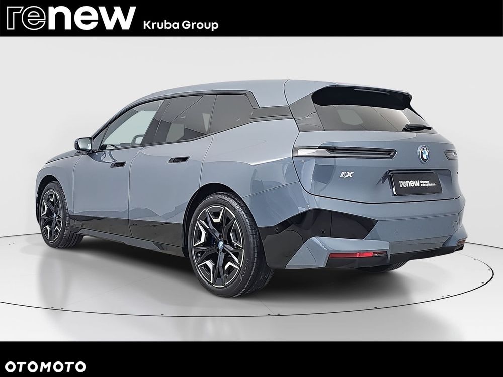 BMW iX xDrive40 76.6kWh - 7