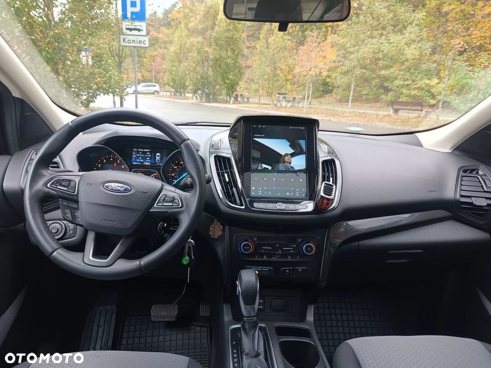 Ford Kuga - 24