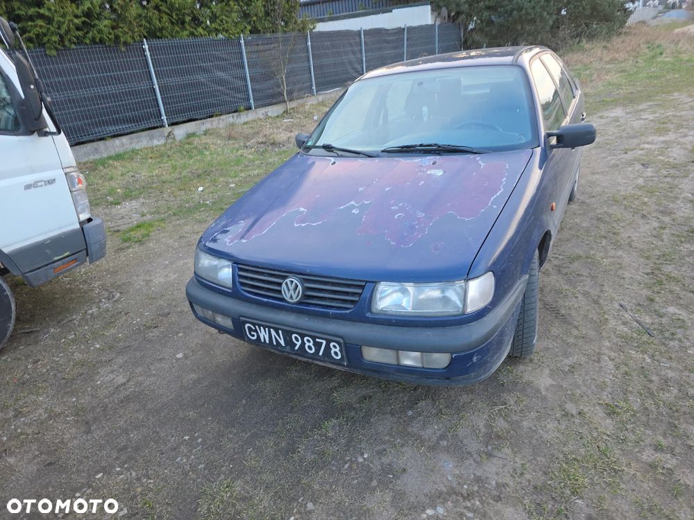 Volkswagen Passat 1.8 CL - 2