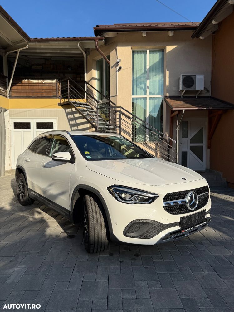 Mercedes-Benz GLA - 10