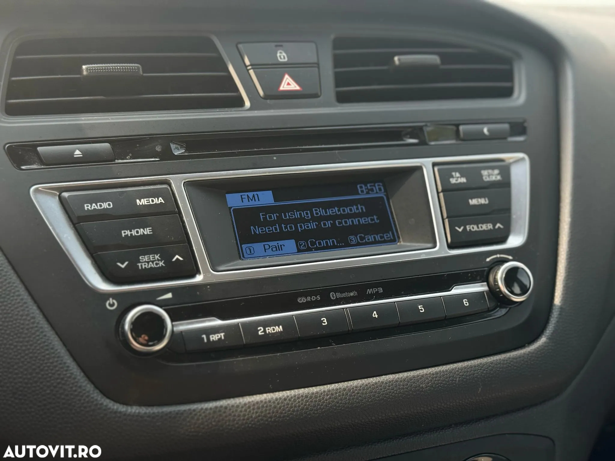 Hyundai i20 1.4 YES! Silver - 31