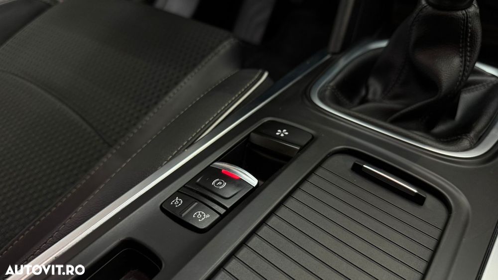 Renault Megane ENERGY dCi 130 BOSE EDITION - 31