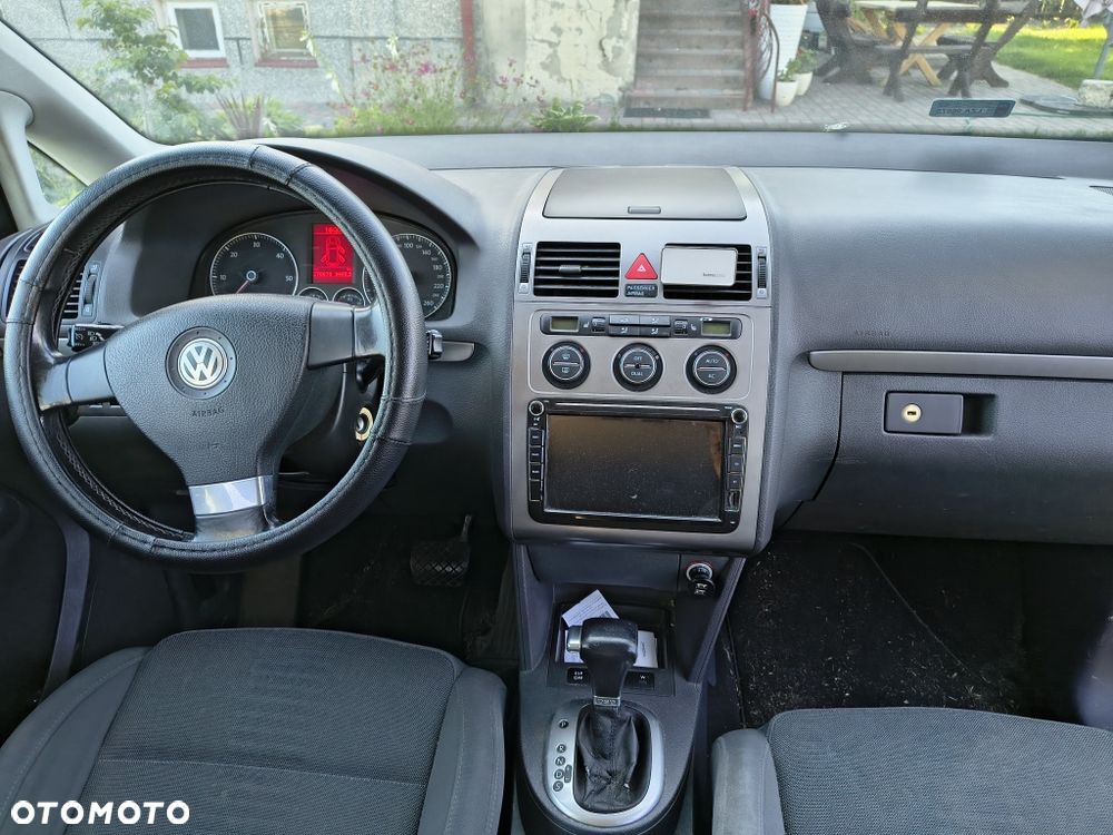 Volkswagen Touran - 5