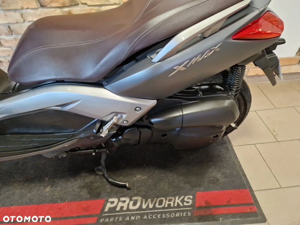 Yamaha X-max - 16