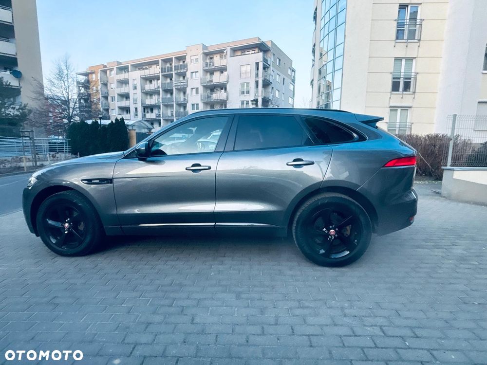 Jaguar F-Pace - 8