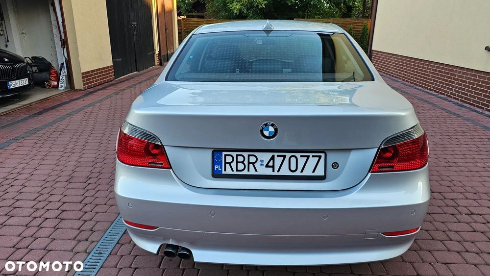 BMW Seria 5 530i - 25
