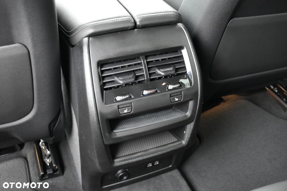 BMW X5 xDrive30d mHEV Individual Edition sport - 31