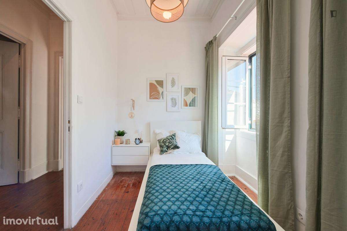 Quarto - localizado em Ajuda Lisbon - Grande imagem: 3/26