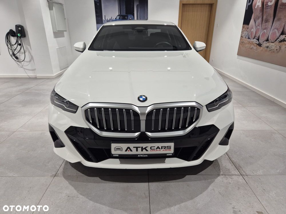 BMW Seria 5 520d xDrive mHEV M Sport - 2