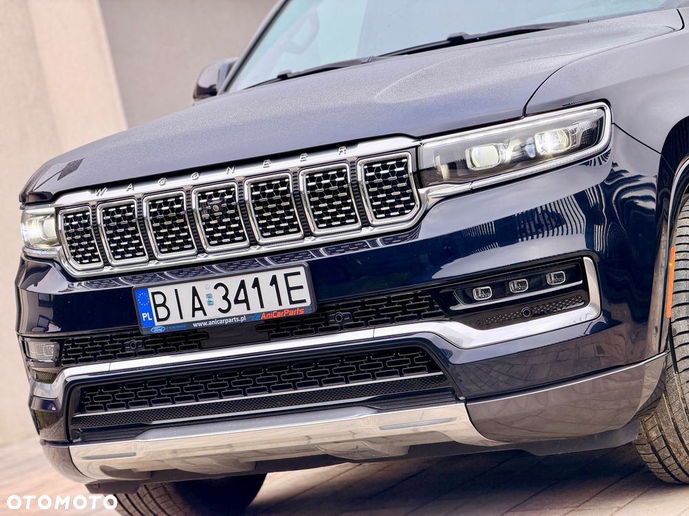 Jeep Grand Wagoneer - 16