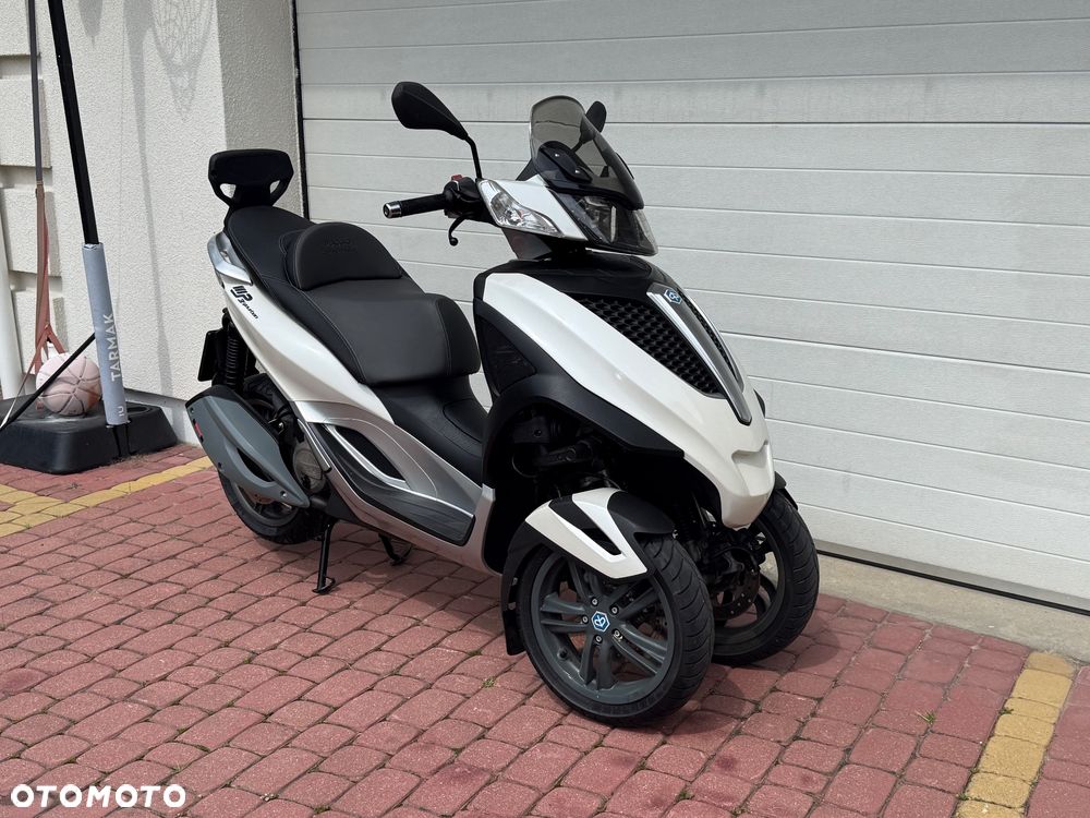 Piaggio MP-3 - 15