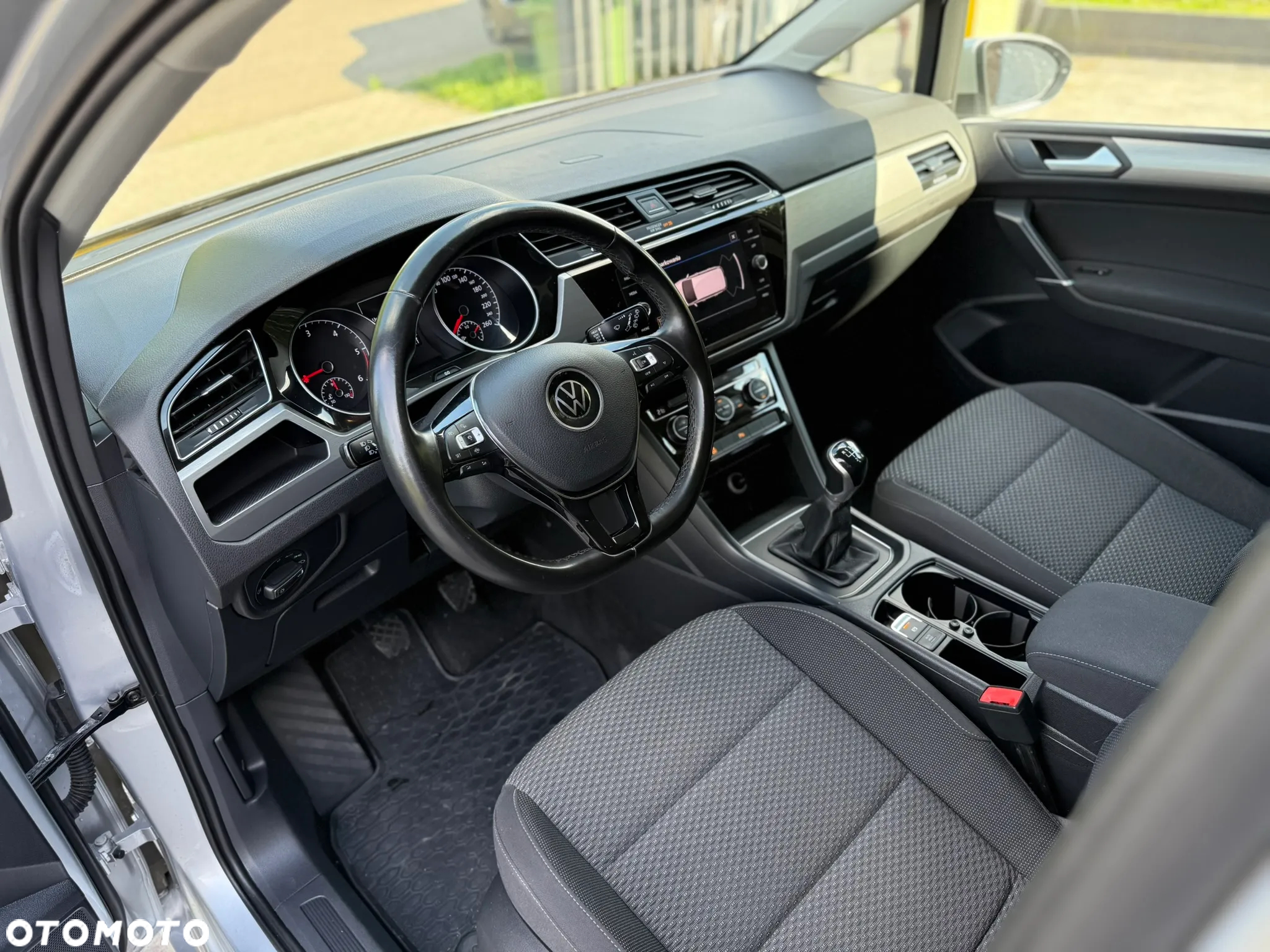 Volkswagen Touran 2.0 TDI BMT SCR Comfortline Plus - 11