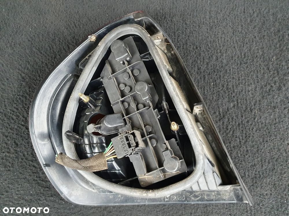 RENAULT THALIA I LAMPA PRAWY TYŁ PRAWA TYLNA WTYCZKA INSTALACJA VALEO POSIADAM 2SZT - 3