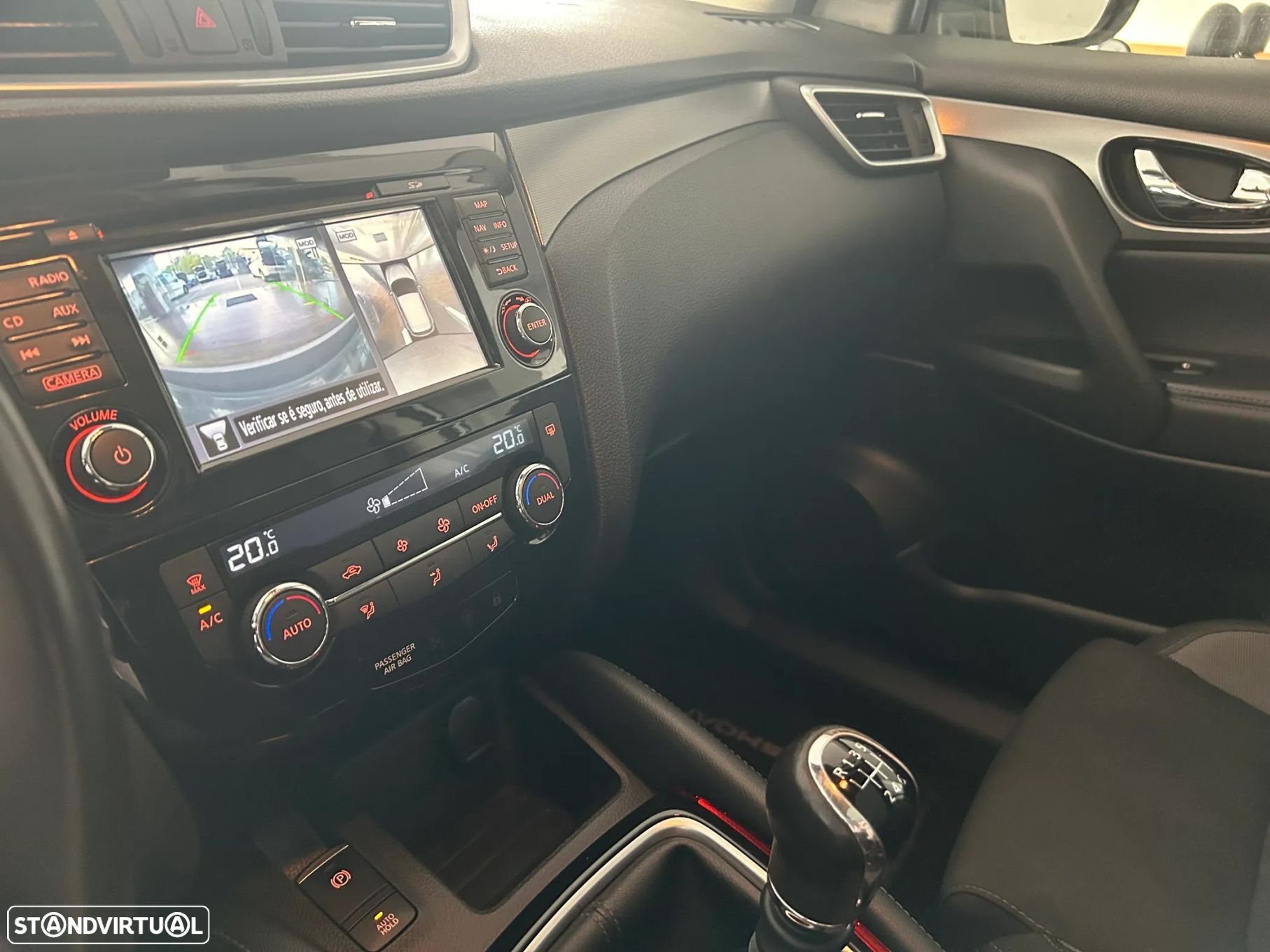 Nissan Qashqai 1.5 dCi N-Connecta J18 - 25