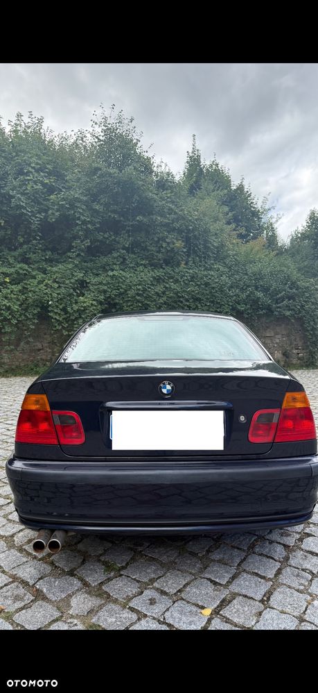 BMW Seria 3 320i - 4