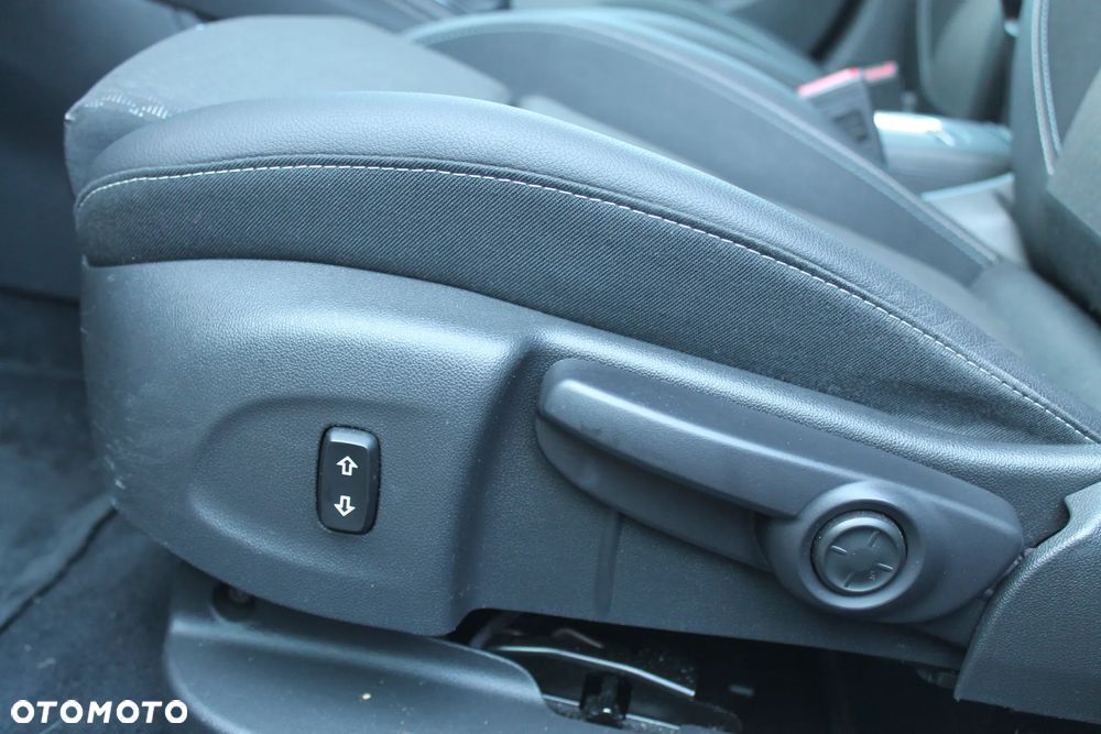 Opel Astra 1.6 BiTurbo D (CDTI) Start/Stop Business - 19