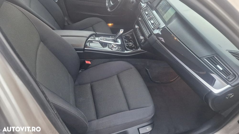 BMW Seria 5 520d Aut. - 11