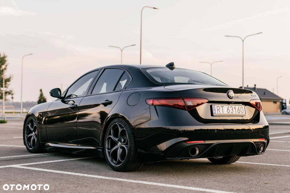 Alfa Romeo Giulia 2.0 Turbo 16V AT8 Veloce - 5