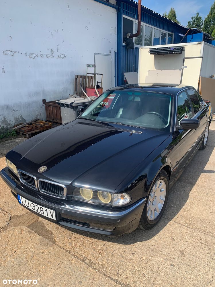 BMW Seria 7 735i - 19