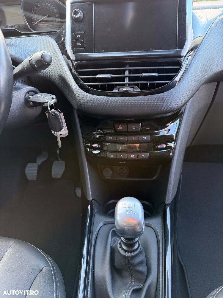 Peugeot 2008 PureTech 130 GPF Stop&Start Allure - 9