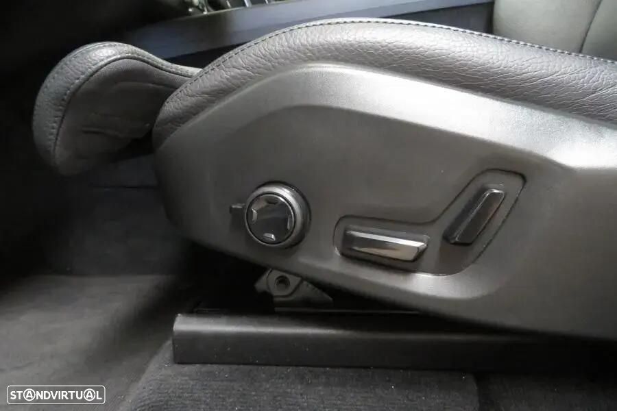 Volvo XC 60 2.0 T6 PHEV Ultimate Dark AWD - 3