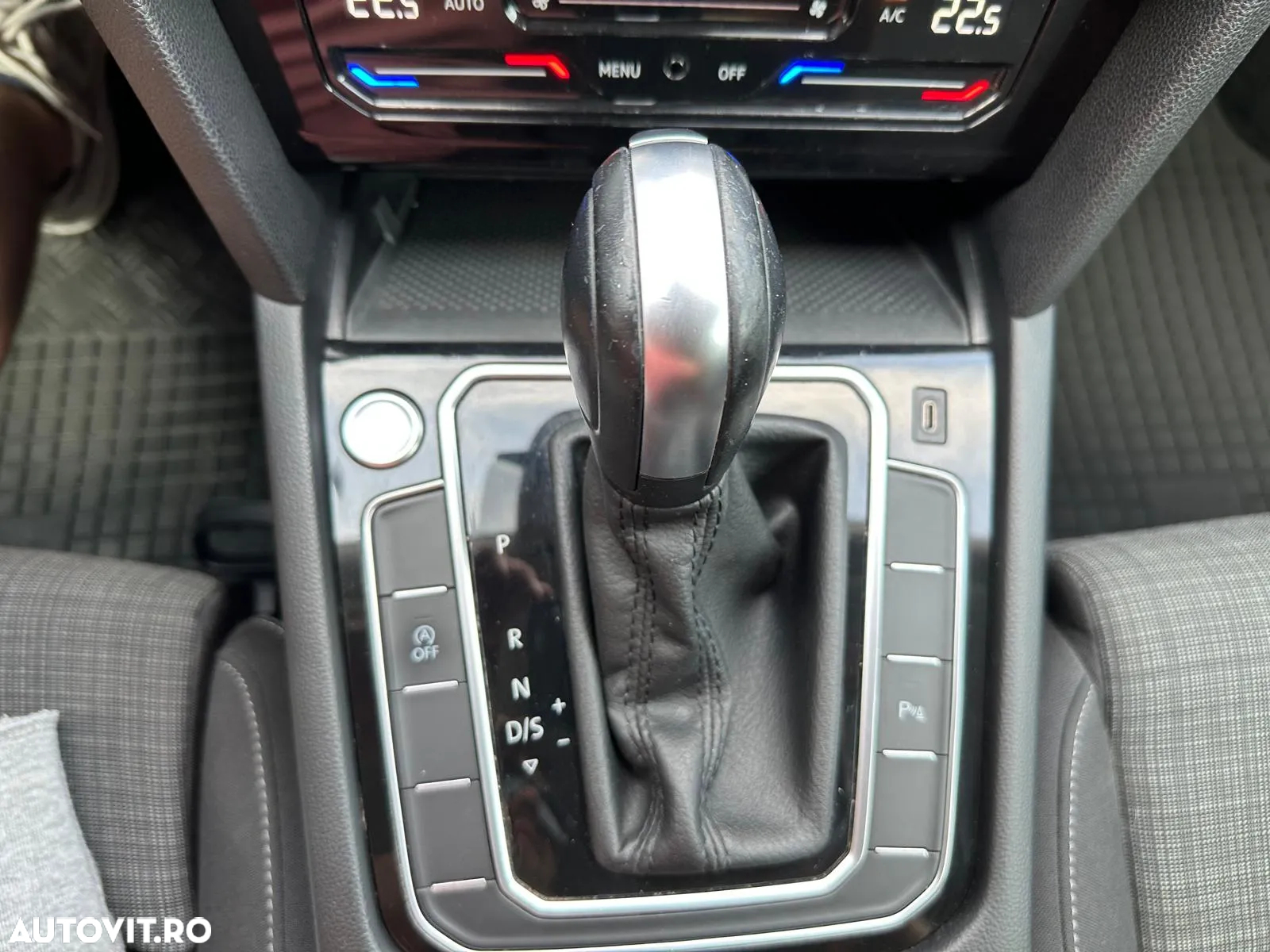 Volkswagen Passat Variant 2.0 TDI DSG Comfortline - 22