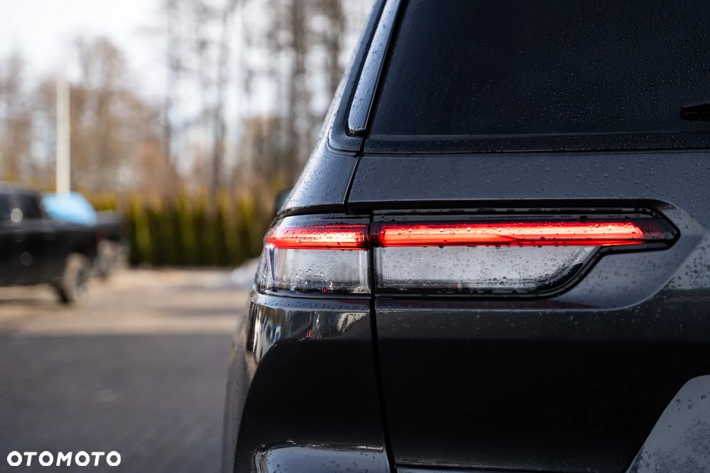 Jeep Grand Cherokee - 13