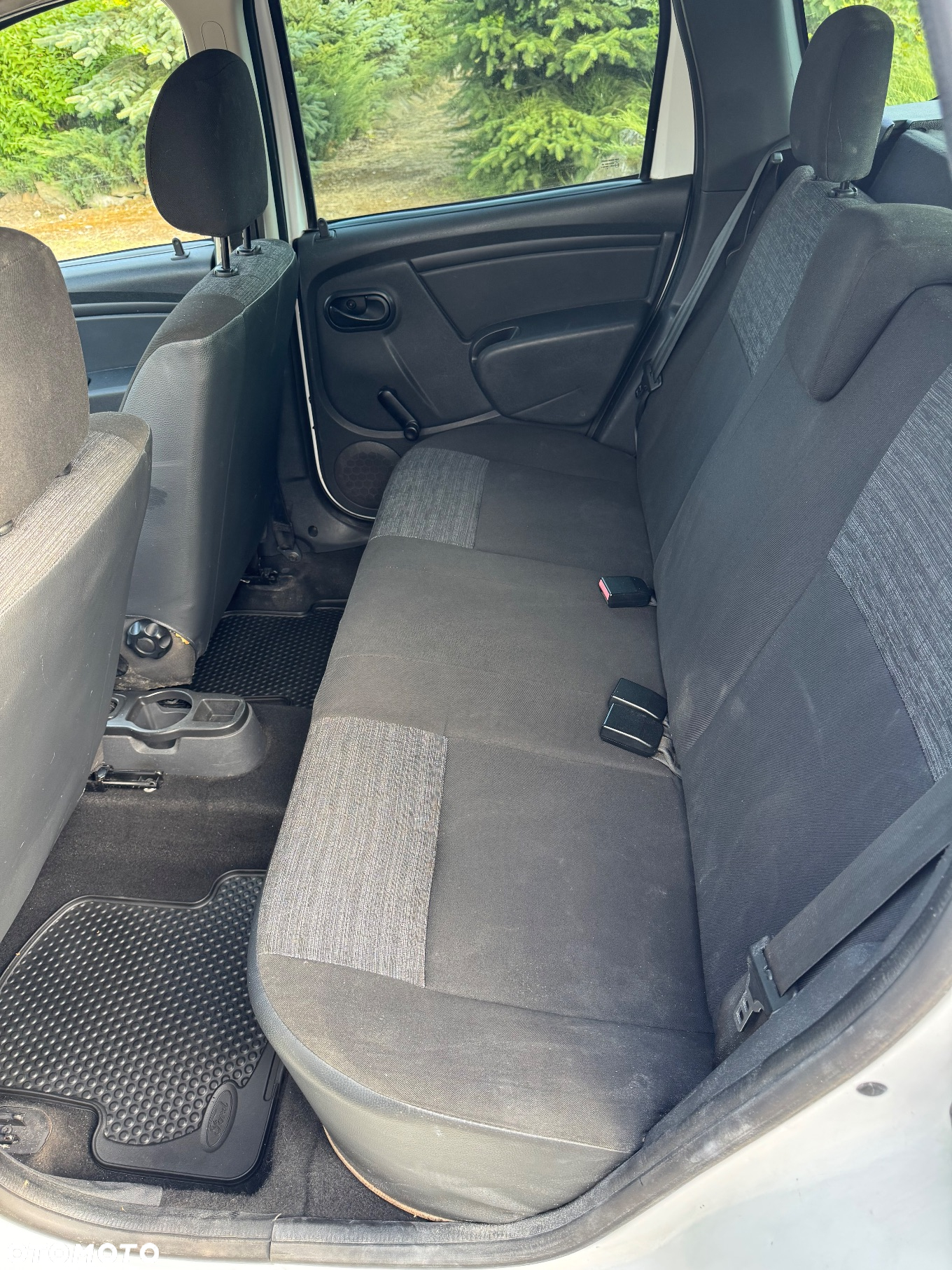 Dacia Duster 1.6 16V 4x4 - 11